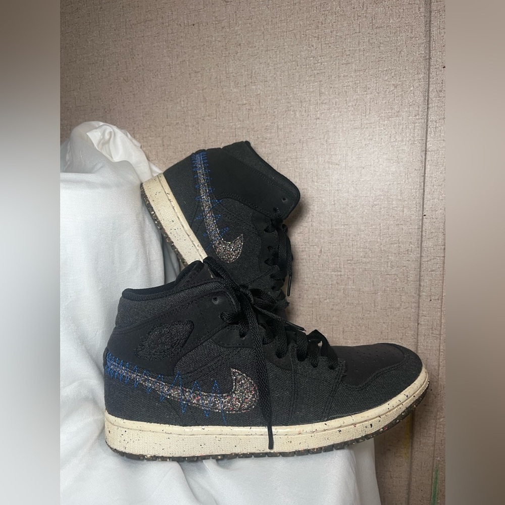 Nike Air Jordan 1 Mid SE Crater - Picture 5 of 9